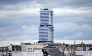 Le nouveau palais de justice de Paris, porte de Clichy.