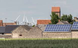 La France pourrait-elle, techniquement, tirer l'essentiel de son électricité des énergies renouvelables à l'horizon 2050 ? Oui, répondent l'Agence internationale de l'énergie (AIE) et le gestionnaire du réseau RTE, mais à de multiples conditions techniques et industrielles.