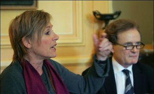 La fille de l'ancien ministre du Travail Robert Boulin, retrouvé mort le 30 octobre 1979, a affirmé mercredi que de nouveaux éléments accréditaient la thèse d'un assassinat de son père et a mis en cause le SAC (Service d'action civique) une ex-organisation de la mouvance gaulliste.