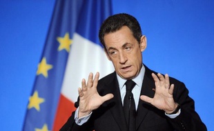 Volonté inflexible ou agitation stérile? Un tourbillon incessant, en tout cas. Comme jamais avant lui, Nicolas Sarkozy a conduit la France à marche forcée, en enchaînant les réformes face à des crises sans précédent, au risque de se contredire et de brouiller son bilan.