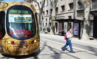 La ligne 4 sur le boulevard Henri-IV.