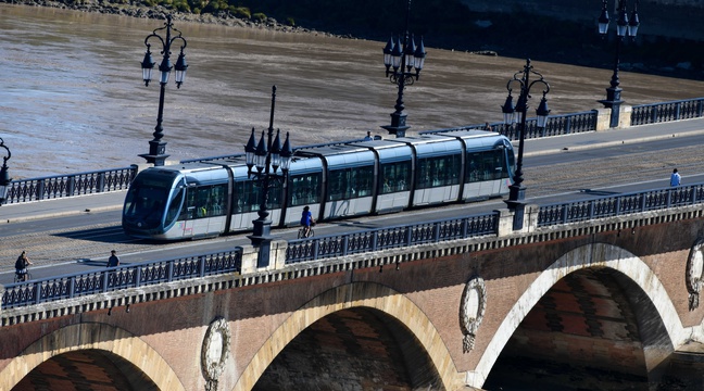 « Les travaux du pont de pierre ne commenceront pas avant la livraison du pont Simone Veil », assure le maire Nicolas Florian
