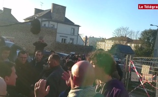 Un jeune homme a tenté de gifler Manuel Valls lors de la visite de l'ex-Premier ministre à Lamballe le 17 janvier