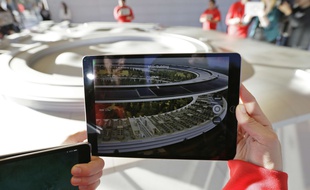 Un exemple de réalité augmentée (AR) sur l'iPad.