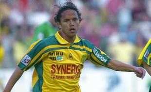 L'attaquant du FC Nantes, Marama Vahirua, lors de son but contre Saint-Etienne le 12 mai 2001.