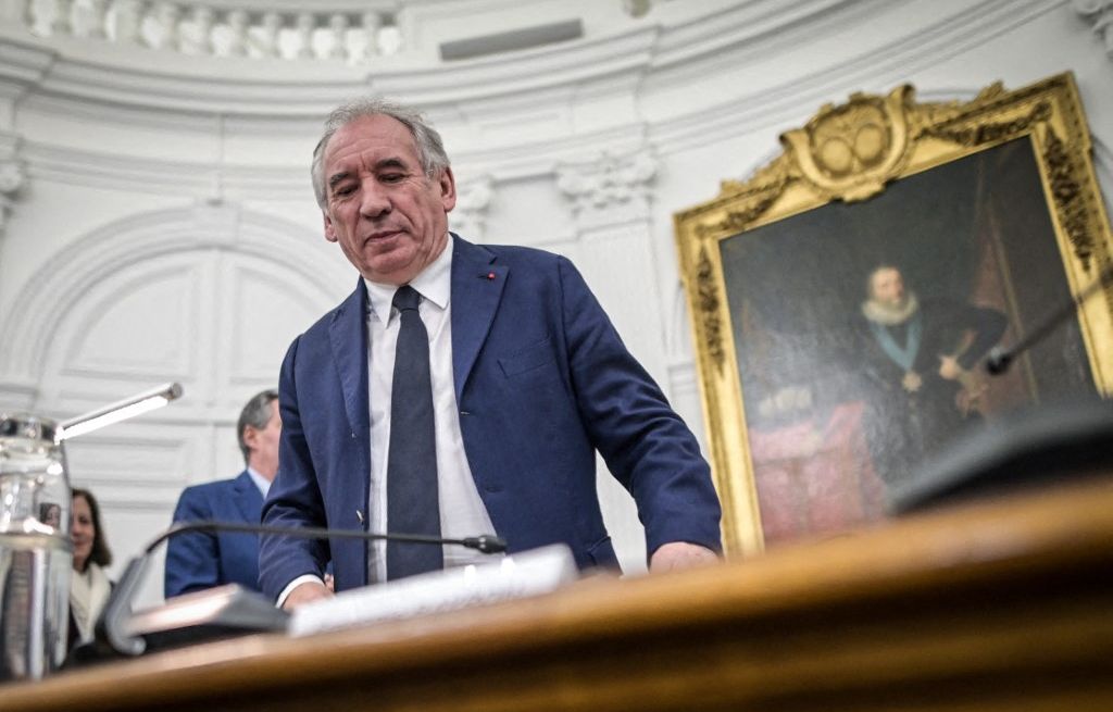 Pau : François Bayrou engage des travaux de rénovation de son bureau à la mairie pour 40.000 euros