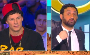 Cyril Hanouna et Matthieu Delormeau sur le plateau de Touche pas à mon poste le 1er février 2016