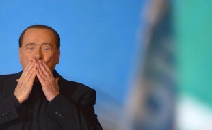 "Nous serons tous des missionnaires de vérité et de liberté. Rendez-vous à la prochaine campagne !" : dans un ultime pied de nez, Silvio Berlusconi harangue ses fidèles mercredi à Rome au moment même où le Sénat approuve sa déchéance historique.