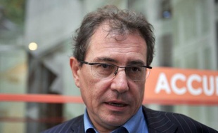 Le vice-président du MoDem, Robert Rochefort, s'est déclaré persuadé mardi sur RFI que les dirigeants socialistes devront réduire les dépenses publiques.