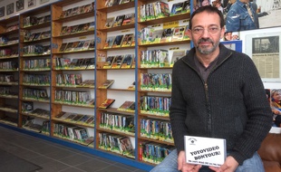 Jean-Luc Peyre gère la dernière boutique de locations de vidéos, depuis plus de 30 ans.