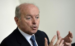 Jacques Toubon, nommé Défenseur des droits, à Paris le 16 juillet 2014