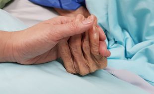 Les patients en fin de vie ont des droits, protégés par deux lois, afin de faire respecter leurs volontés.