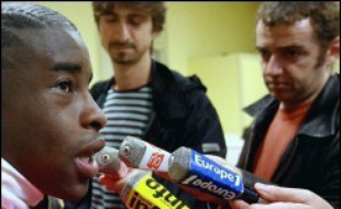 Mavuba est d'autant plus surpris de l'absence d'Higuain que l'équipe de France représente pour le Bordelais "une vraie bouffée d'oxygène" alors que son club, vice-champion de France en titre, patauge dans le ventre mou du championnat (10e de L1).