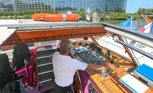 Les bateaux de Batorama naviguent désormais au GTL, un carburant alternatif de transition énergétique. Illustration