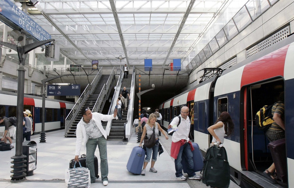 Paris Des agents sur les quais du RER B pour prendre en charge les «malaises voyageurs»