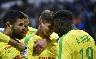 Emiliano Sala, ici félicité par Abdoulaye Touré, a encore été déterminant ce dimanche pour le FC Nantes.