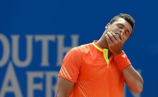 Le Français Jo-Wilfried Tsonga, tête de série N.1, a manqué son entrée dans le tournoi ATP de Munich, éliminé mercredi par l'Allemand Tommy Haas, 6-1, 6-4, au deuxième tour de cette épreuve disputée sur terre battue.