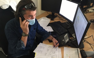 A la cellule d'urgence médico-psychologique du CHU de Toulouse, le docteur Nicolas de Schryver prend en charge la détresse psychologique due à la crise sanitaire.