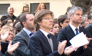 Hervé Crès (au centre), aux obsèques de Richard Descoings, en avril 2012.