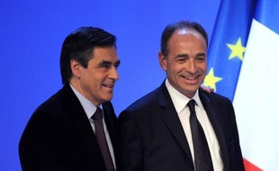 Au surlendemain de la déclaration de candidature de François Fillon à la présidence de l'UMP, l'affrontement entre l'ex-Premier ministre et le secrétaire général du parti, Jean-François Copé, ne s'est pas invité mardi à la réunion du groupe UMP à l'Assemblée nationale.