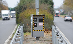 «Le Figaro» a publié le palmarès 2015 des «radars qui flashent le plus en France». Dans ce top 50, aucun radar ne figure en Alsace mais la Lorraine en compte quatre. (illustration)