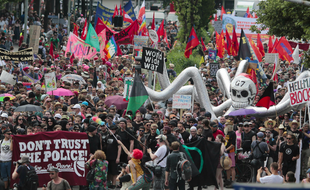 Quelque 4.000 opposants au G7 ont manifesté, le 6 juin 2015, à Garmisch-Partenkirchen (Allemagne).