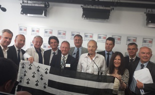 Des députés et personnalités bretonnes plaident pour une «réunification» de la Loire-Atlantique et de la Bretagne. Le 25 juin 2014 à l'Assemblée nationale, à Paris.