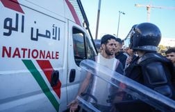 « Les stades sont là, pas les hôpitaux »… Colère, manif et boycott au Maroc
