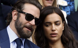 Bradley Cooper et Irina Shayk, dans les tribunes du tournoi de Wimbledon en juillet 2016.