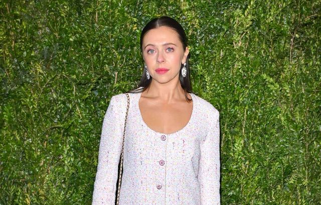Bel Powley sera-t-elle une sorcière de renom ?….