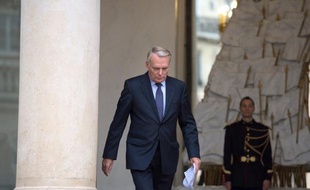 Jean-Marc Ayrault est arrivé jeudi à Singapour, première étape d'un voyage officiel de quatre jours en Asie du Sud-Est qui le mènera aussi aux Philippines pour parler "diplomatie économique" et développer les relations entre la France et ces deux pays émergents à fort taux de croissance.