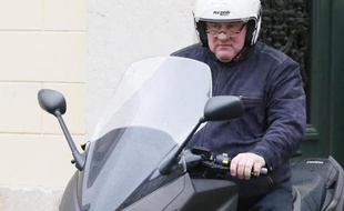 Gérard Depardieu à scooter le 4 janvier 2013 à Paris