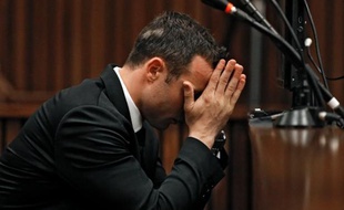 Oscar Pistorius au 3ème jour de son procès le 5 mars 2014 au tribunal à Pretoria