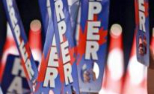 Le Premier ministre conservateur Stephen Harper a remporté les élections législatives de mardi au Canada, mais devra se se contenter pour la seconde fois d'un gouvernement minoritaire, selon les projections des chaînes de télévision.