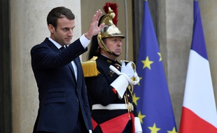 Emmanuel Macron sur le perron de l'Elysée, le 11 juillet 2017.