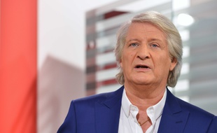 La direction de la télévision publique a fait savoir à l'animateur vedette de France 2 qu'il ne serait pas reconduit à l'issue de la saison.