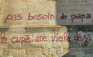 Ce message injurieux a été découvert ce dimanche, sur l'église Sainte-Croix à Bordeaux.