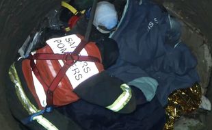 Les pompiers du GRIMP ont récupéré les deux hommes tombés dans le puits.
