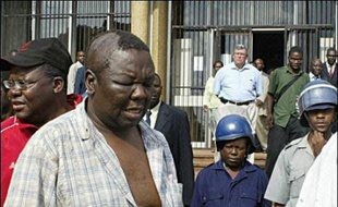 Le gouvernement zimbabwéen a vivement rejeté les critiques dont il a fait l'objet après de nouvelles interpellations violentes de dirigeants de l'opposition, estimant qu'elles reflétaient une prise de position "politique" des pays occidentaux.