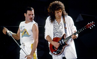 Freddie Mercury et Brian May du groupe Queen en 1986.