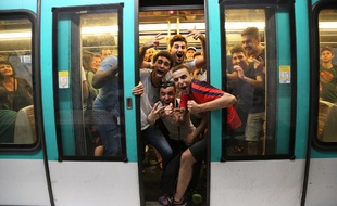 Dans le métro français, c'était la folie.