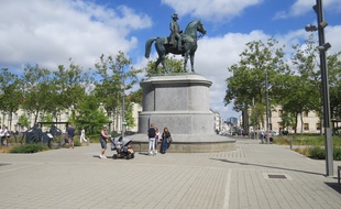 La place Napoléon à La Roche-sur-Yon.