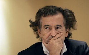 La situation en Birmanie sera "un sujet majeur" du "dîner restreint" de Nicolas Sarkozy, dimanche à Pékin, avec son homologue chinois Hu Jintao, a déclaré samedi l'écrivain Bernard-Henri Lévy.