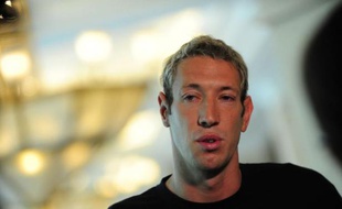 Le champion olympique de natation Alain Bernard, lors d'une conférence de presse à Shanghai, le 22 juillet 2011
