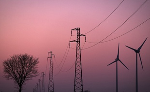 Des lignes haute-tension à Campigny (image d'illustration).