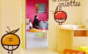 La crèche accueille les enfants à partir de 10 semaines et jusqu'à 4 ans.