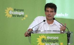 Une nouvelle direction d'Europe Ecologie-Les Verts a été élue et le prochain congrès a été avancé à 2013, au lieu de 2014, lors d'un Conseil fédéral à huis clos dimanche, a-t-on appris auprès de plusieurs participants.