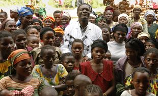 Le docteur Denis Mukwege et les femmes de Panzi.