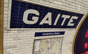 La station Gaîté a été choisie pour sa connotation et pour sa proximité avec la salle Bobino. Paris le 30 novembre 2021