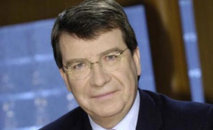 L'ex-ministre délégué à l'Enseignement, Xavier Darcos, 59 ans, devient ministre de l'Education.